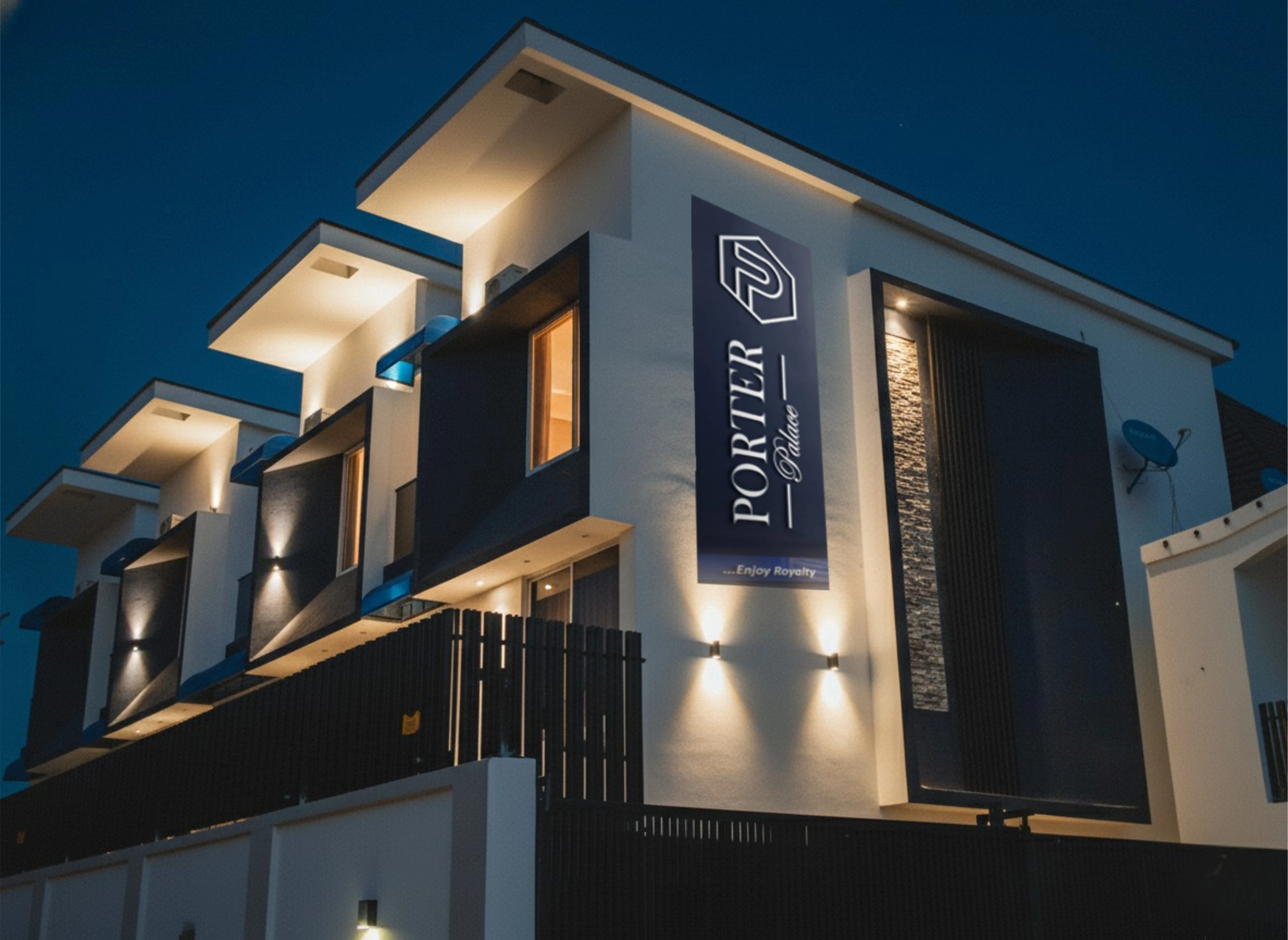 Porter Palace Poolside